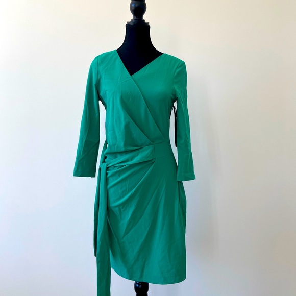 Beautiful dress - Picture 1 of 2